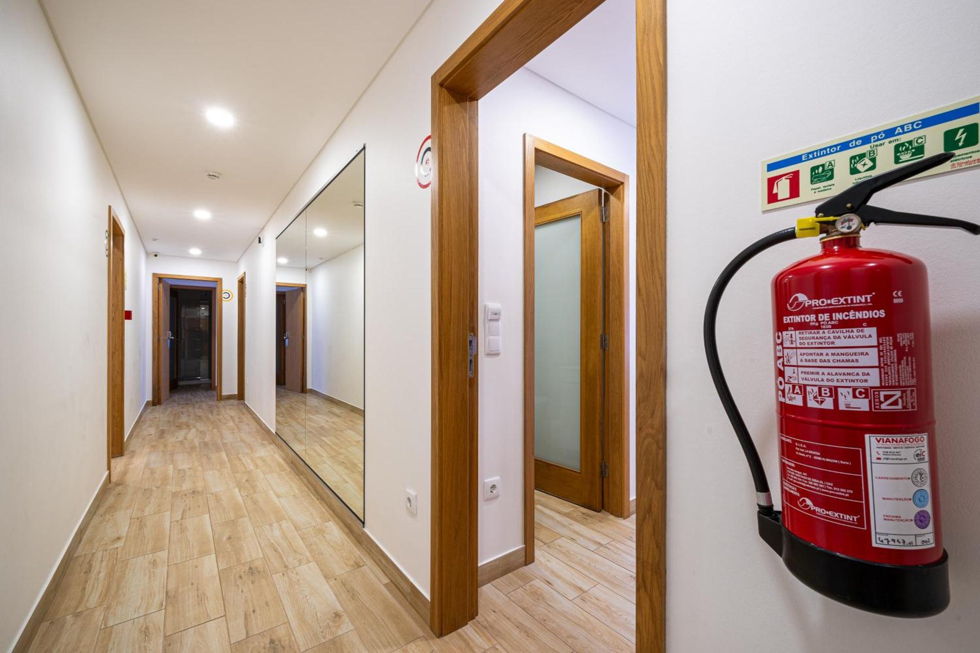 São João da Madeira Central Suites מראה חיצוני תמונה