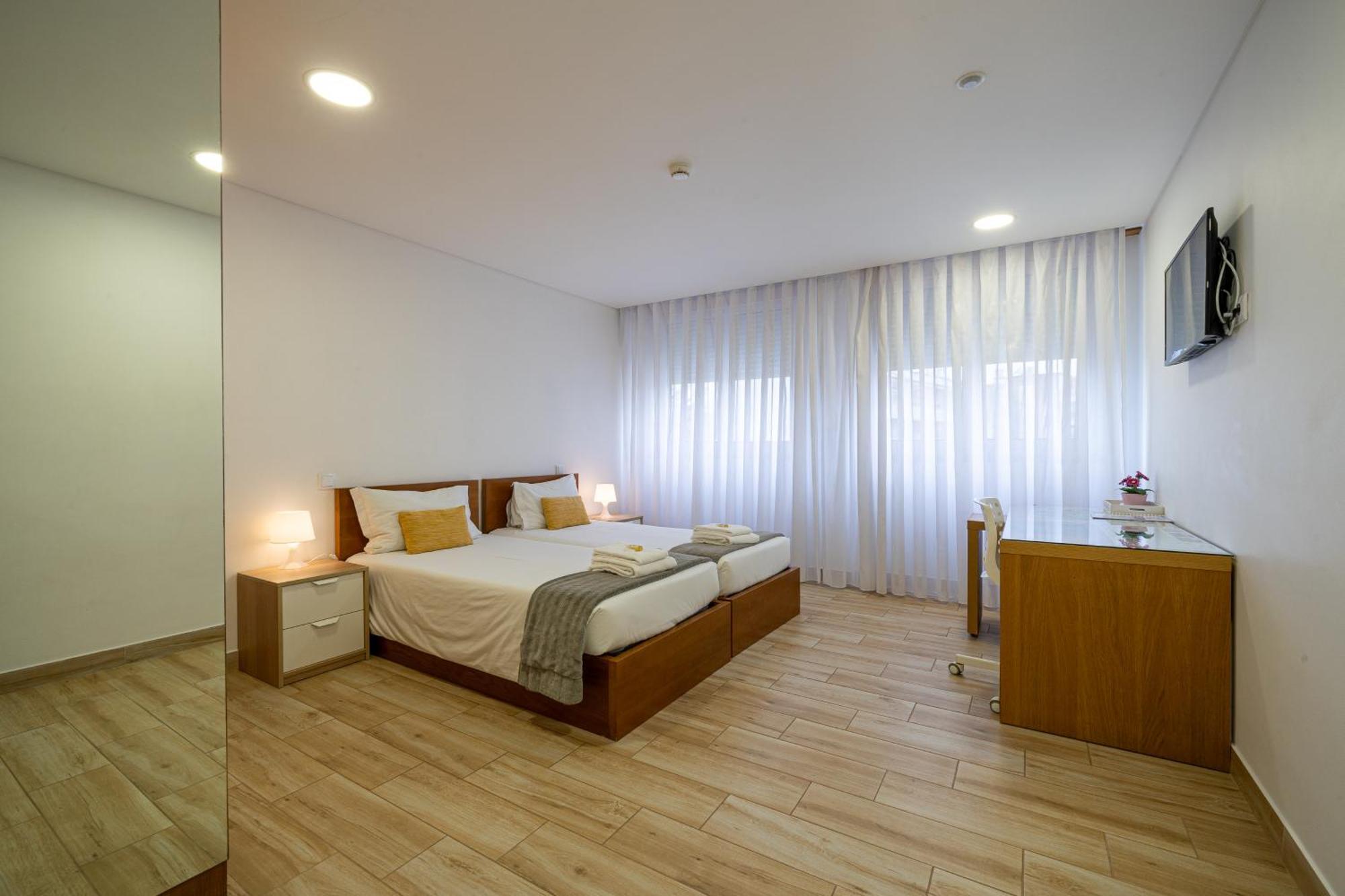 São João da Madeira Central Suites מראה חיצוני תמונה